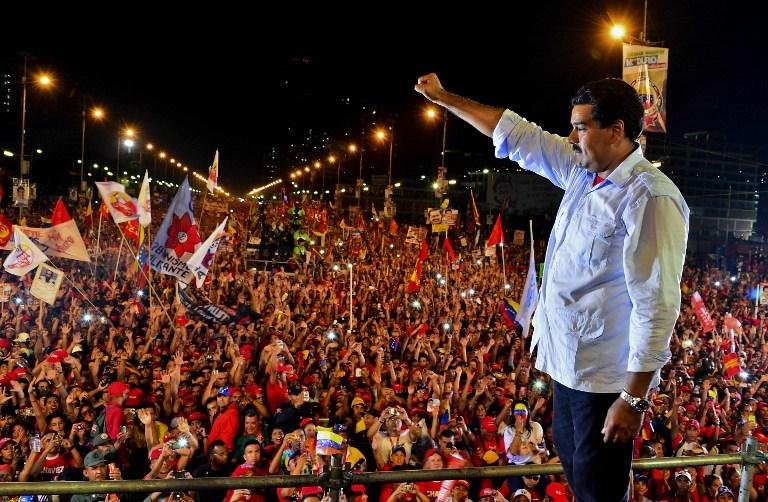Candidatos encerram campanha na Venezuela em tom emocional