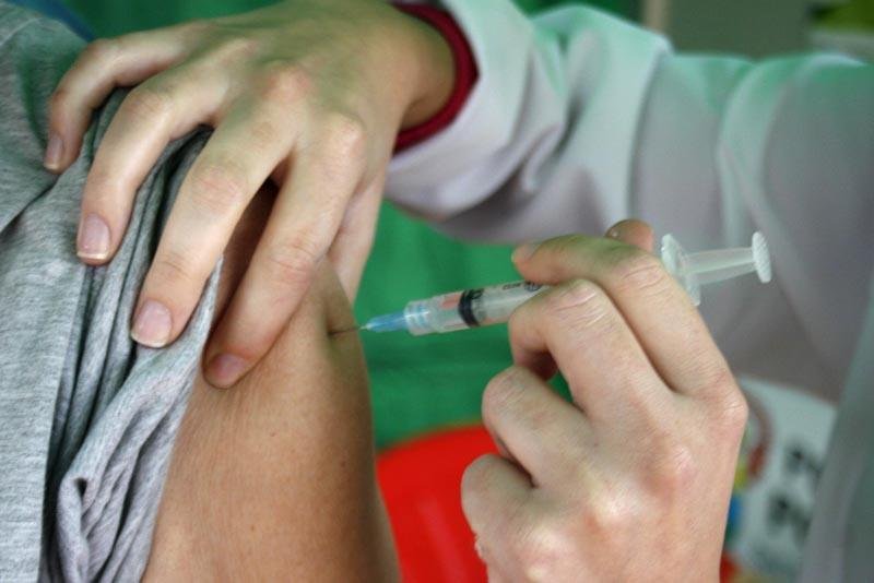 Em Porto Alegre, doses estar&atilde;o &agrave; disposi&ccedil;&atilde;o em 55 postos de sa&uacute;de