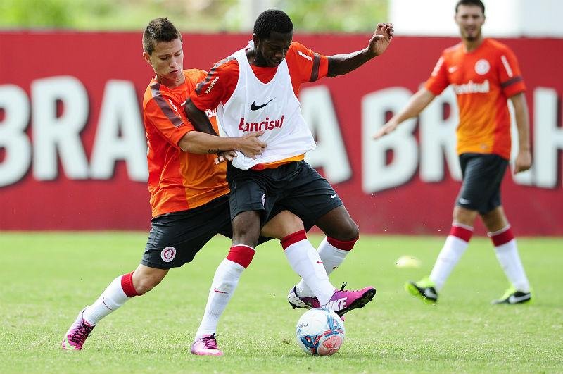 Fred retoma titularidade e Dunga coloca D&aacute;tolo entre reservas do Inter