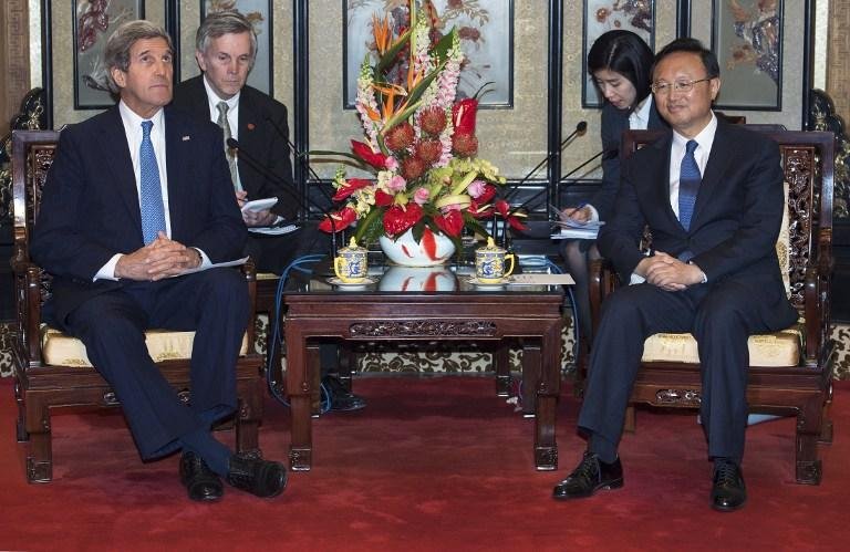 Secret&aacute;rio de Estado americano, John Kerry, durante encontro com conselheiro de Estado da China, Yang Jiechi
