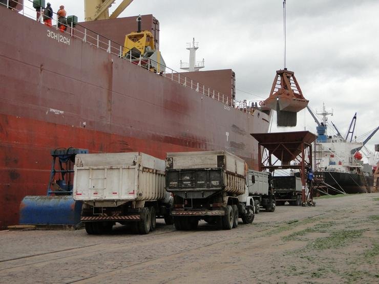 Movimenta&ccedil;&atilde;o no Porto da Capital de janeiro a abril &eacute; de 63,8 mil toneladas de produtos