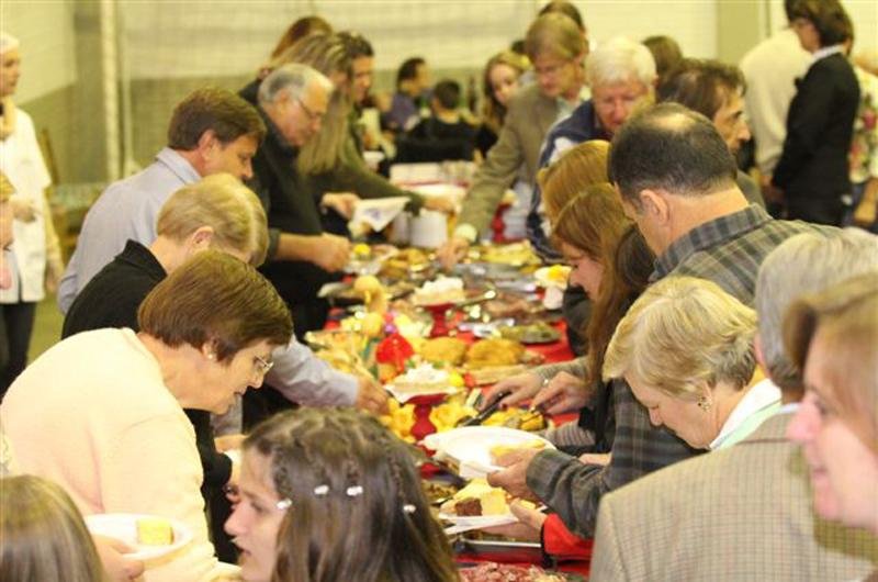 Friozinho acentuado e mesa farta de comidas t&iacute;picas deixaram a festa com um clima especial