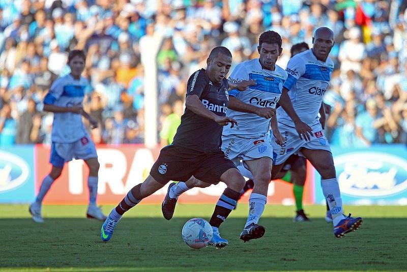  Gr&ecirc;mio e Novo Hamburgo protagonizaram um confronto sonolento no est&aacute;dio do Vale