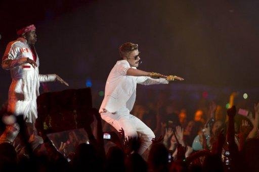 Em turn&ecirc; europeia, Justin Bieber visitou casa de Anne Frank