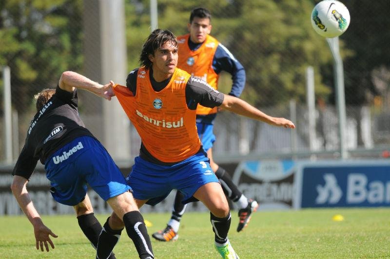 Pai pede fim do menosprezo do Gr&ecirc;mio a Marcelo Moreno