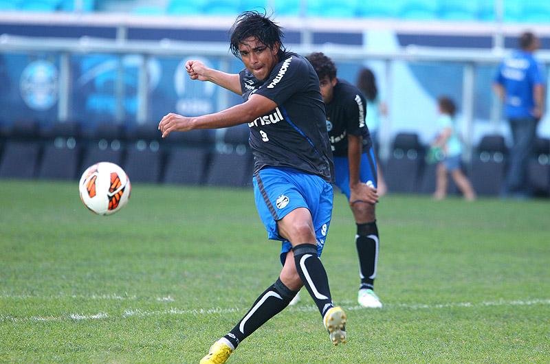 Moreno falta a treino por orienta&ccedil;&atilde;o do Gr&ecirc;mio
