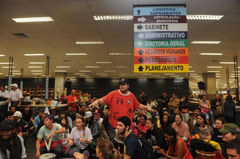 Manifestantes ocuparam Secretaria de Educa&ccedil;&atilde;o