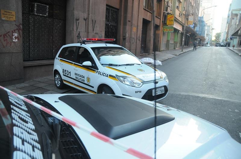  No local, a pol&iacute;cia encontrou estojos de pistola .380.