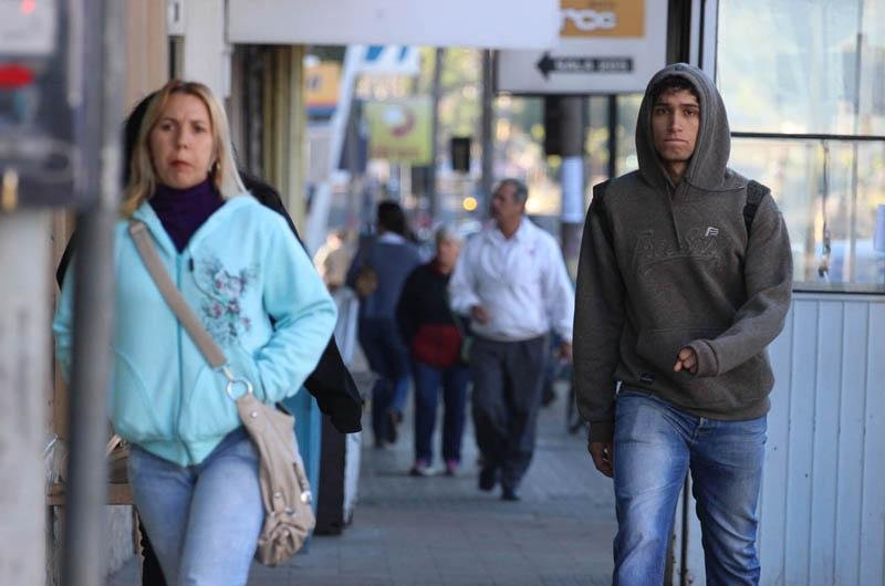 Em Livramento, as pessoas se agasalharam ao sair de casa