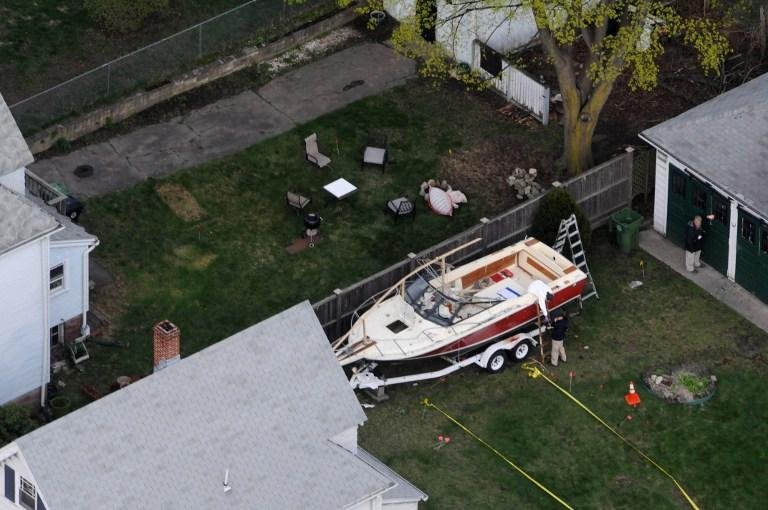 Barco onde suspeito de atentado em Boston foi encontrado passa por per&iacute;cia