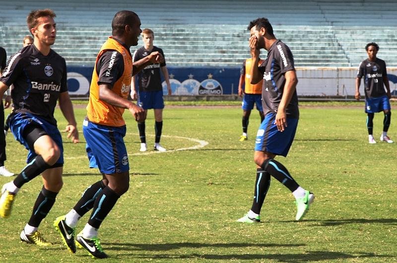  Lesionados, Werley e Adriano n&atilde;o participaram do treino