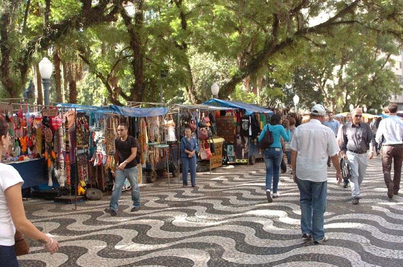 Grupo reclama de falta de espa&ccedil;o em &aacute;rea na rua Cassiano Nascimento e pede equipamentos novos