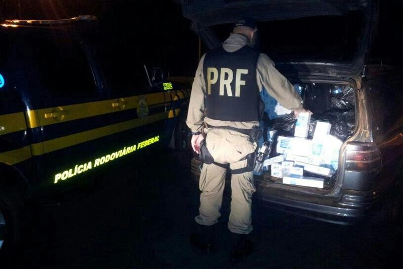 PRF apreende cerca de 1,2 mil pacotes de cigarros em S&atilde;o Borja