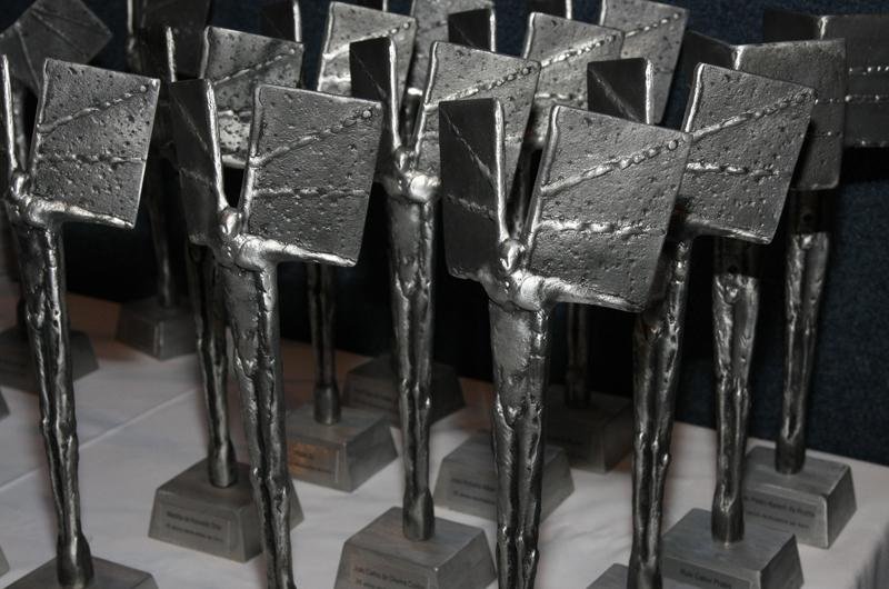 Trof&eacute;u criado por Carlos Tenius ir&aacute; para personalidades e institui&ccedil;&otilde;es