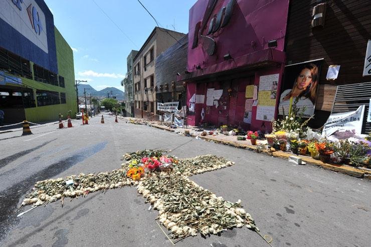 Inc&ecirc;ndio na boate Kiss causou 241 mortes
