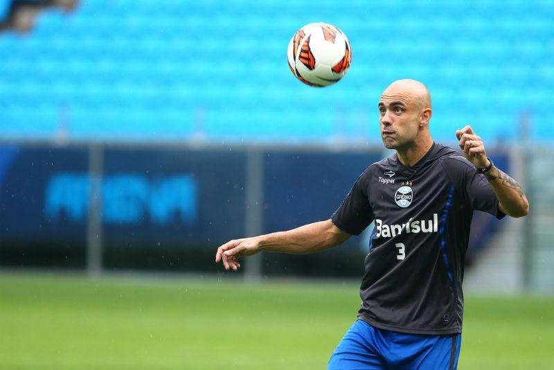Cris &eacute; cortado da partida contra Juventude 