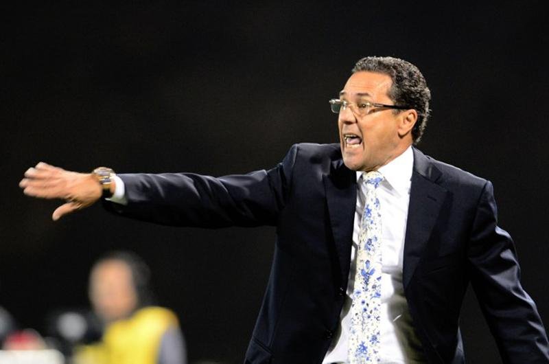 Conmebol pune Luxemburgo com seis partidas de suspens&atilde;o
