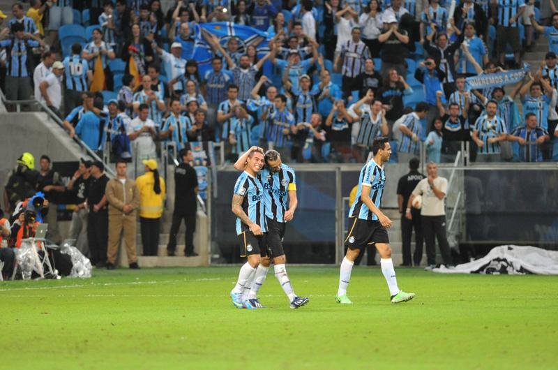 Vargas abriu o placar para o Tricolor