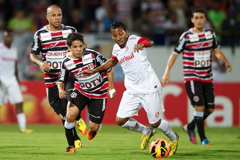 Vitor J&uacute;nior teve uma atua&ccedil;&atilde;o t&iacute;mida diante do Santa Cruz 