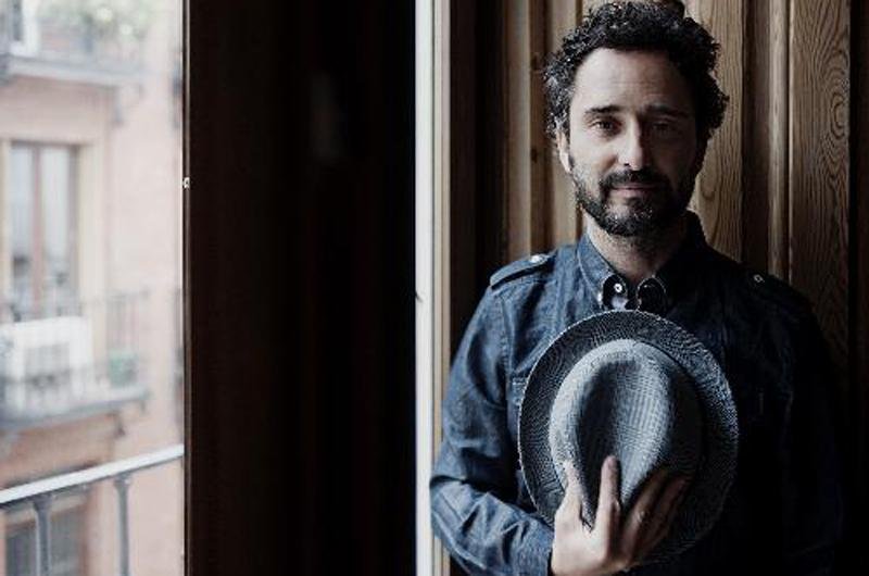 Jorge Drexler sobe ao palco do Ara&uacute;jo Vianna &agrave;s 21h com o espet&aacute;culo &acute;Mundo Abissal&acute;