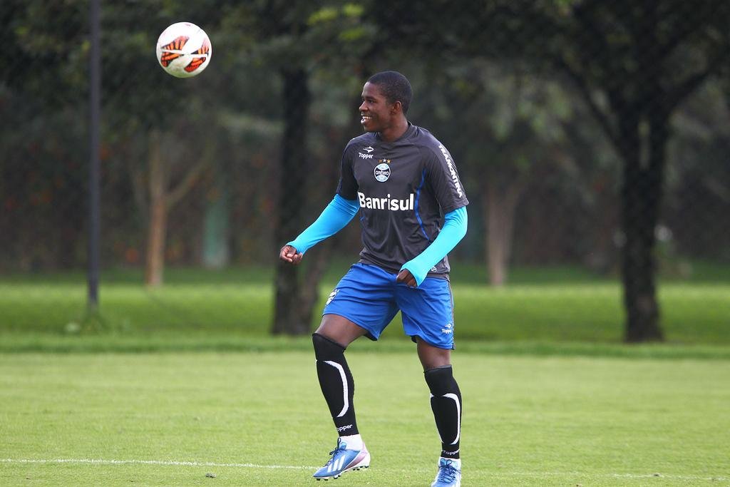 Centroavante do Gr&ecirc;mio contou que busca eliminar mais dois