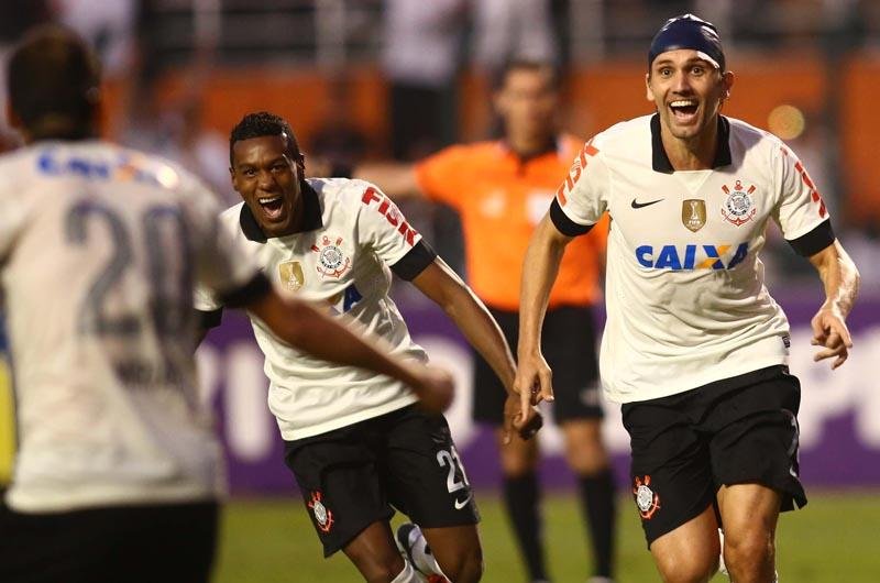 Corinthians est&aacute; a um empate do t&iacute;tulo paulista