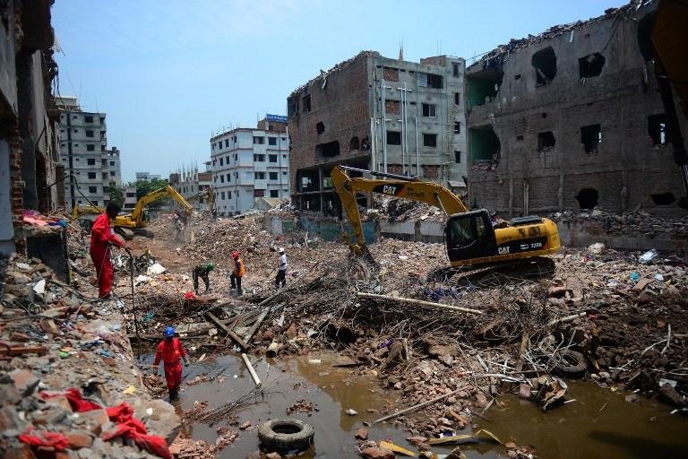 Pr&eacute;dio desabou e matou mais de 1,1 mil pessoas em Bangladesh