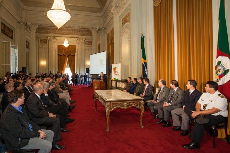 Solenidade de apresenta&ccedil;&atilde;o do Sistema de Imageamento A&eacute;reo