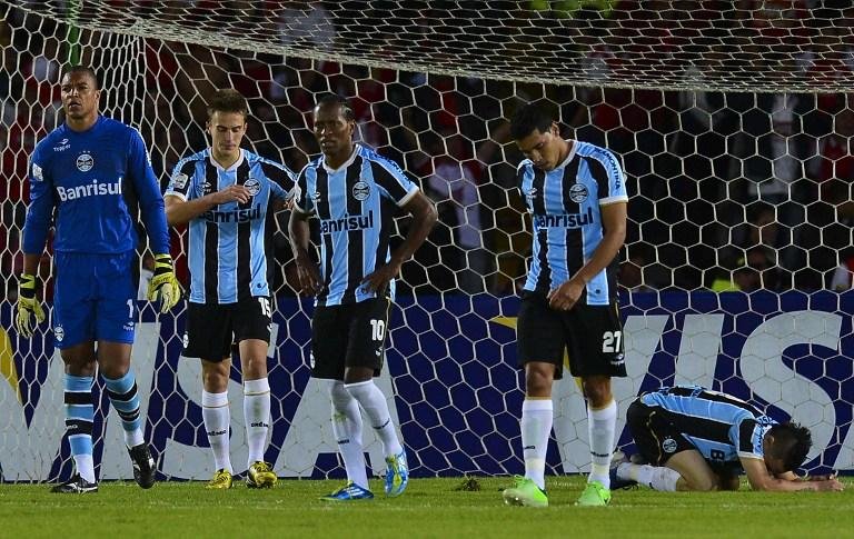 Gr&ecirc;mio n&atilde;o resistiu &agrave; press&atilde;o do Santa Fe e foi eliminado da Libertadores