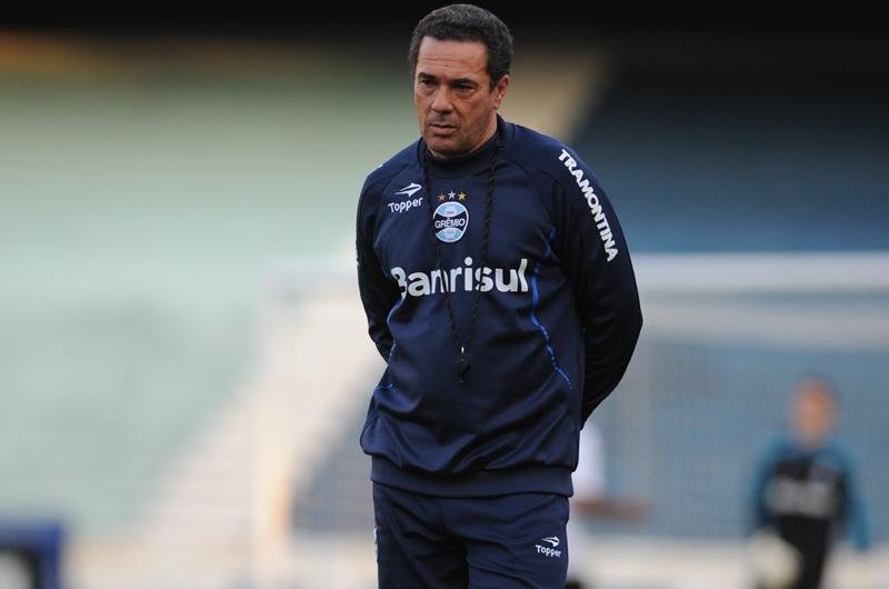 A partir da manuten&ccedil;&atilde;o ou n&atilde;o de Luxemburgo, clube preparar&aacute; intertemporada