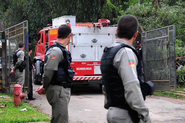 Adolescentes atearam fogos a colch&otilde;es