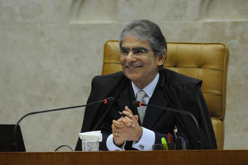 Ex-ministro citou in&eacute;rcia do Congresso para criar leis como justificativa