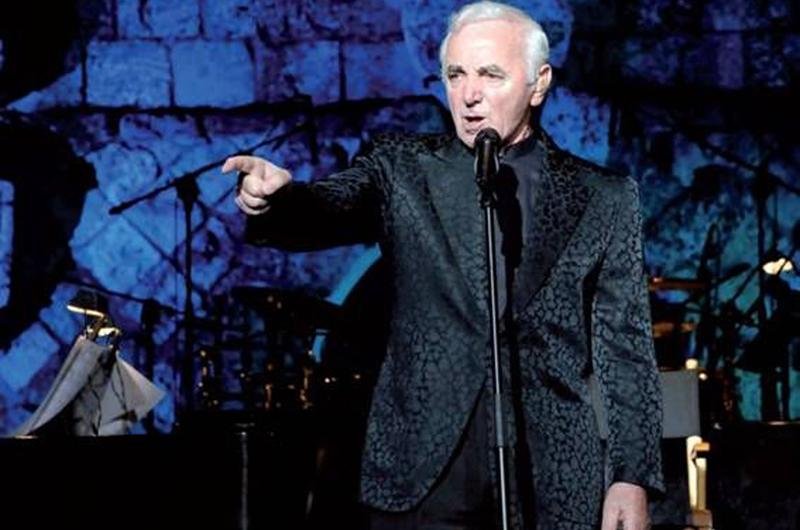 Aznavour se apresenta hoje no Ara&uacute;jo Vianna