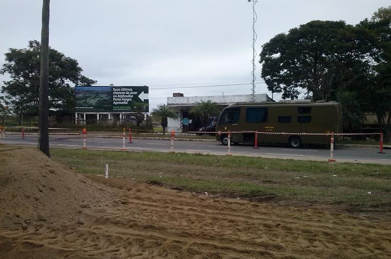 Propriet&aacute;rio de posto de lavagem se recusa a deixar o local