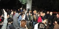 Protesto em frente à prefeitura volta a pedir fim do corte de árvores no Gasômetro