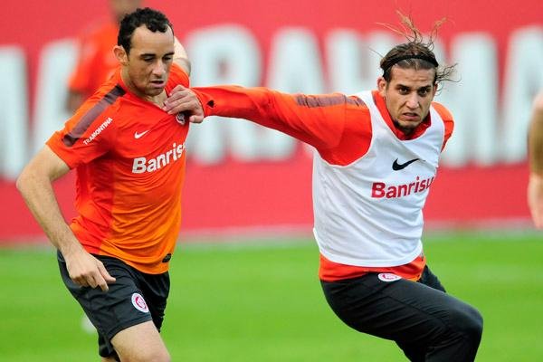 Rafael Moura ser&aacute; uma das novidades do Inter diante do Vit&oacute;ria 