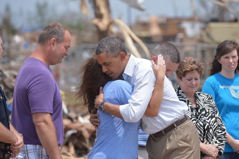 Obama vai a Oklahoma City e promete apoio federal