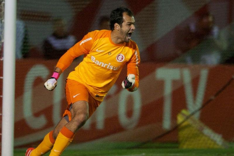 Aus&ecirc;ncia de Muriel e Fabr&iacute;cio pega Dunga de surpresa 