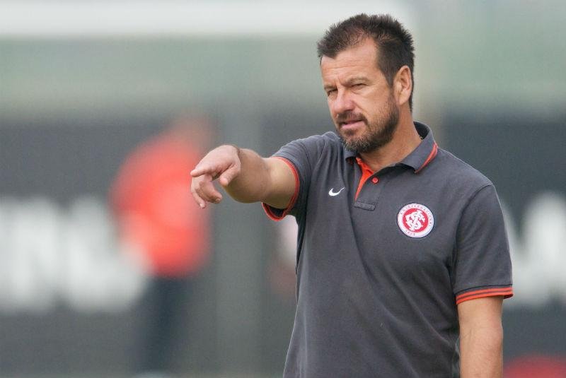 Dunga ter&aacute; que decidir vaga para oitavas da Copa do Brasil em Minas Gerais