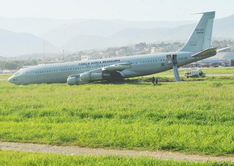 Tr&aacute;fego a&eacute;reo foi interrompido e v&aacute;rios voos foram suspensos