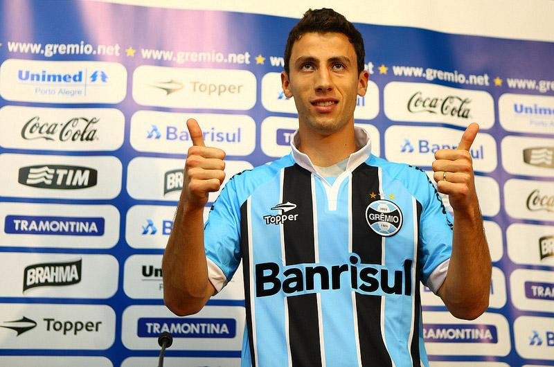 Volante recebeu camisa 34 no Gr&ecirc;mio