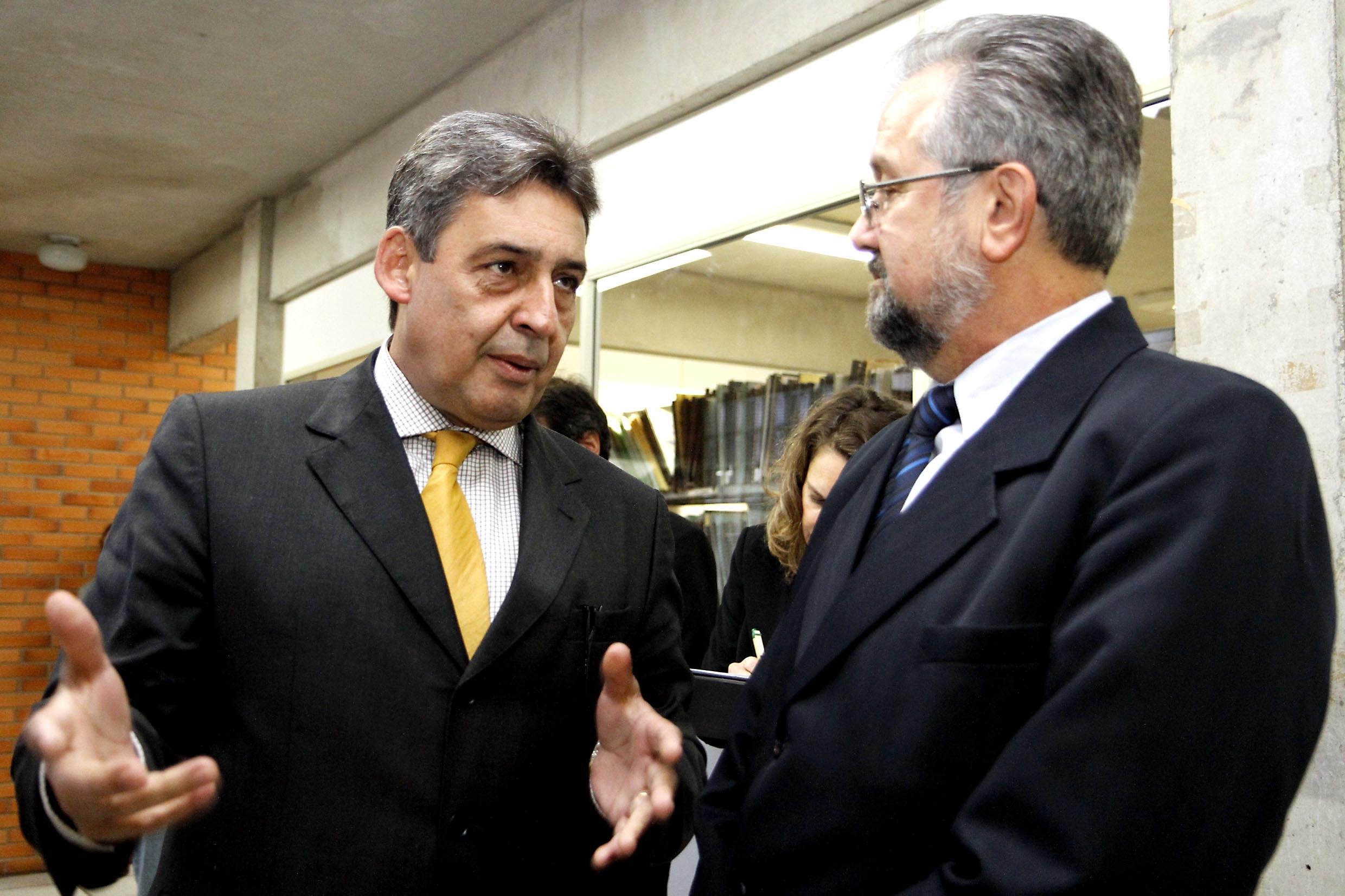 Medida &eacute; avaliada para retirar manifestantes acampados nas proximidades da Usina do Gas&ocirc;metro