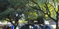 Manifestantes estão acampados no Parque da Harmonia desde o início da discussão sobre o corte das árvores