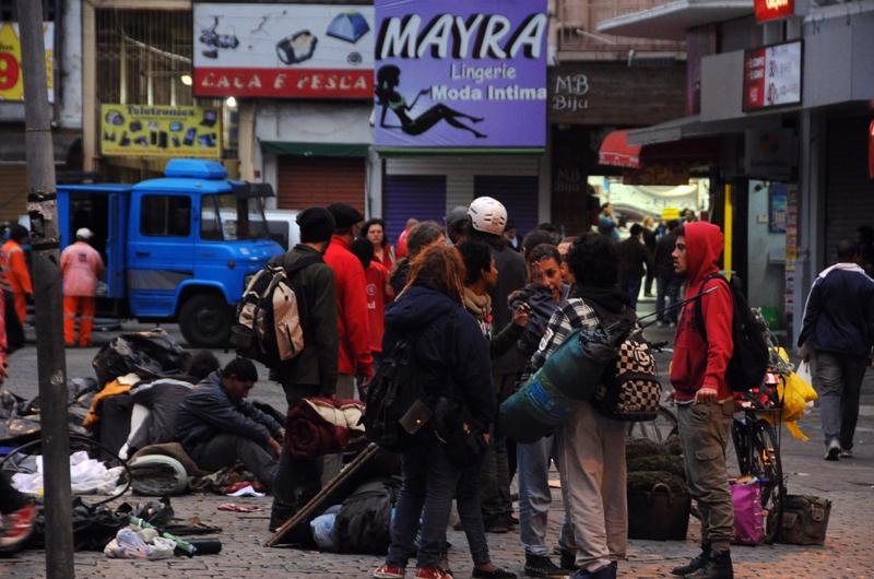 Manifestantes foram soltos antes das 8h da manh&atilde; e prometem novas mobiliza&ccedil;&otilde;es