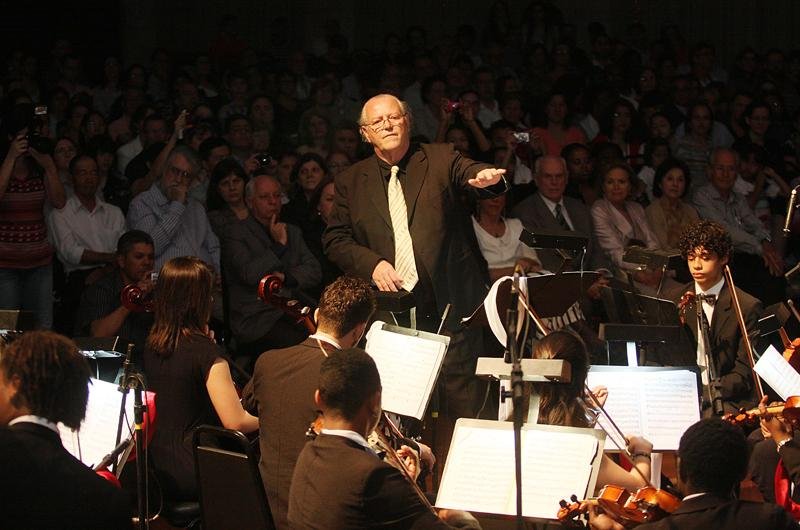 Orquestra Jovem do Rio Grande do Sul faz apresenta&ccedil;&atilde;o no Teatro Bruno Kiefer da CCMQ 