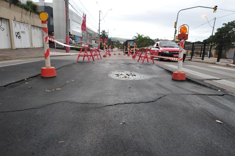 EPTC isolou a &aacute;rea para evitar acidentes