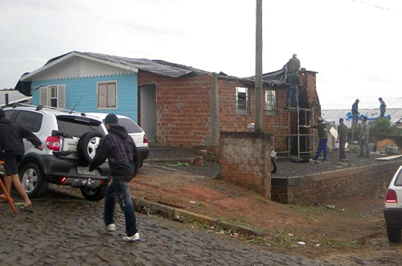 Mais de cem casas foram destelhadas