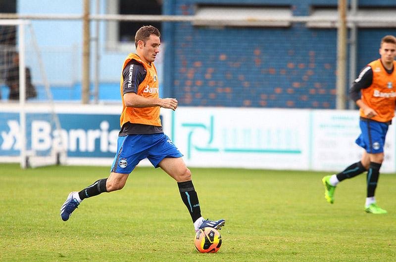 F&aacute;bio Aur&eacute;lio sente dores e deixa treino mais cedo