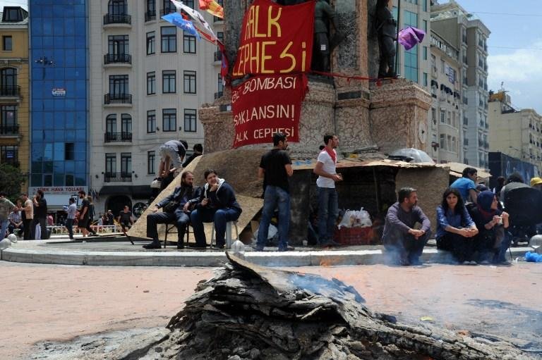 Novos confrontos entre pol&iacute;cia e manifestantes foram registrados na Turquia