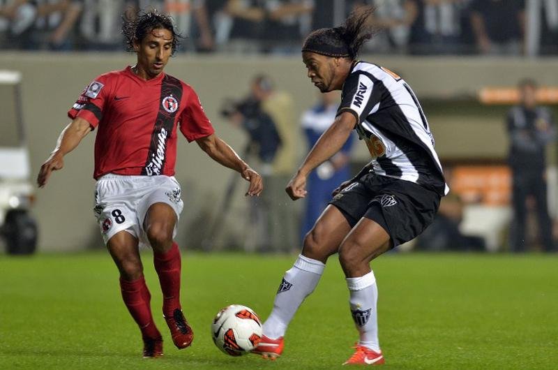 Contrato que vence em seis meses permitiria ao clube turco levar jogador de gra&ccedil;a